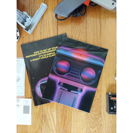 Nintendo NES Deluxe Set R.O.B. Robot Zapper Gyromite Duck Hunt Original Box Set