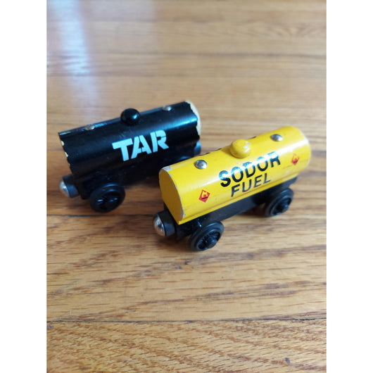 Thomas & Friends Wooden Railway Sodor Fuel & Tar Tanker Cars 1996 Wooden Set