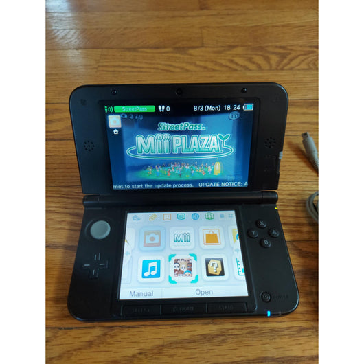 Nintendo 3DS XL Year of Luigi Edition Console Charger & Stylus Tested Works
