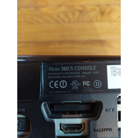 Xbox 360 S 1439 Console 2 Wireless Controllers Charger Headset 4 Games Tested