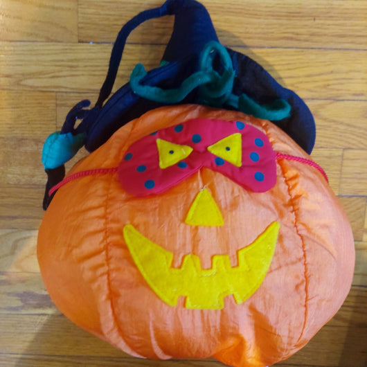 VTG 1995 Masked Nylon Stuffed Pumpkin W/Witch Hat Spider Halloween Decoration