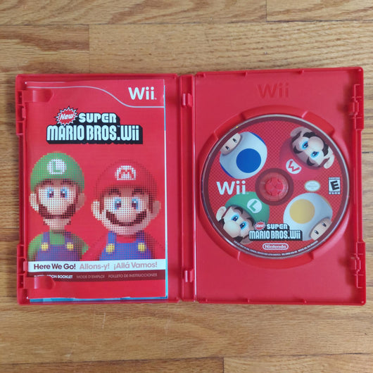New Super Mario Bros Wii Nintendo Wii CIB Complete Game Case Manual & Inserts