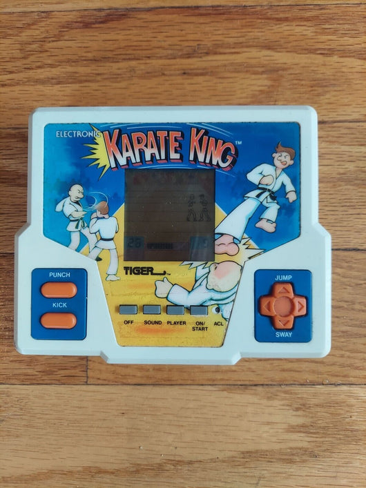 Vintage 1988 Tiger Electronic KARATE KING Handheld Video Game Works! Fast Ship