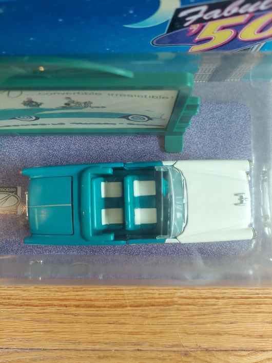 Road Champs: Fabulous 50's - 1955 Oldsmobile Starfire Convertible - 1/43 Scale