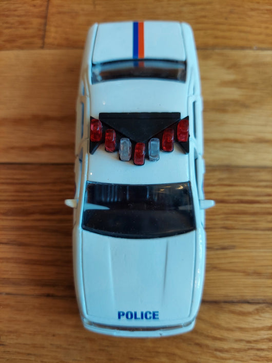Road Champs (1997): Nassua County Police Dept. - Crown Victoria - 1/43 Scale