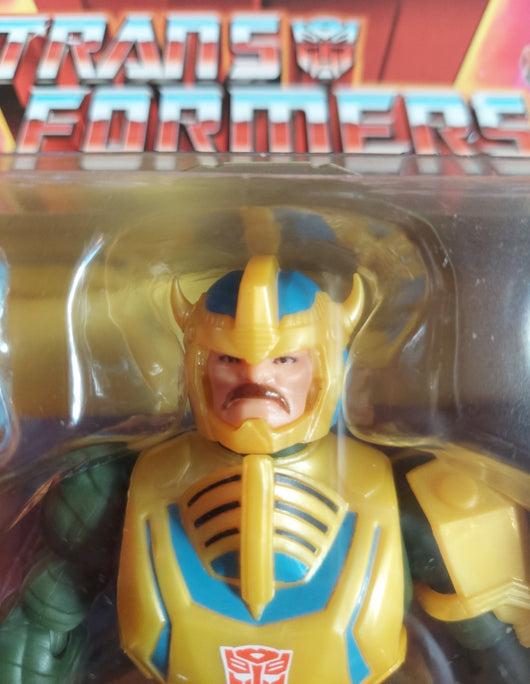 Mattel MOTU Masters Of The Universe X Transformers - Bumblebee Armor Man-At-Arms