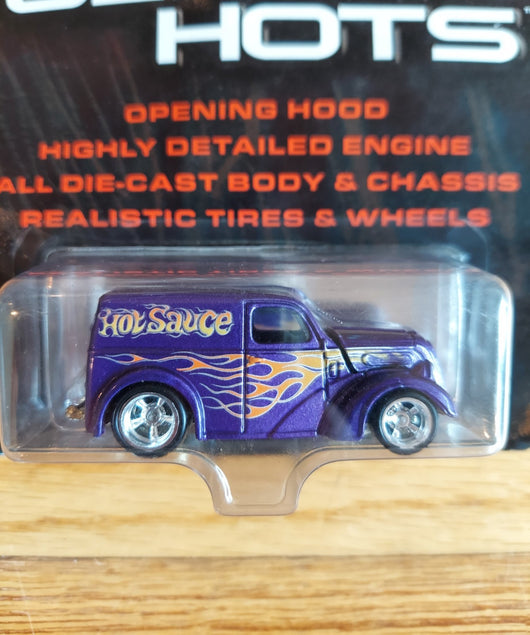 Hot Wheels: Ultra Hots - Ford Anglia 