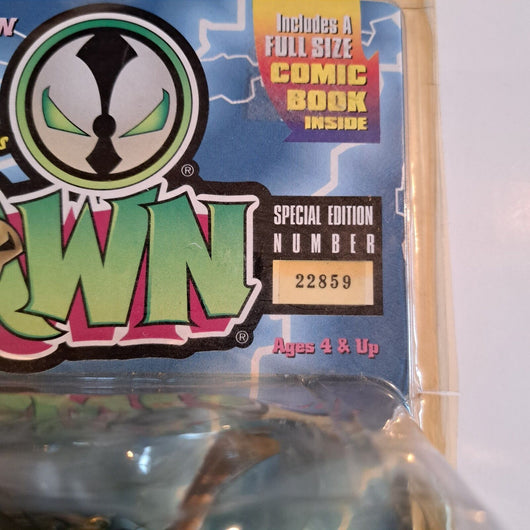 1996 McFARLANE TOYS - SPAWN ACTION FIGURE (GOLD VARIANT) SERIES 3 w/COMIC