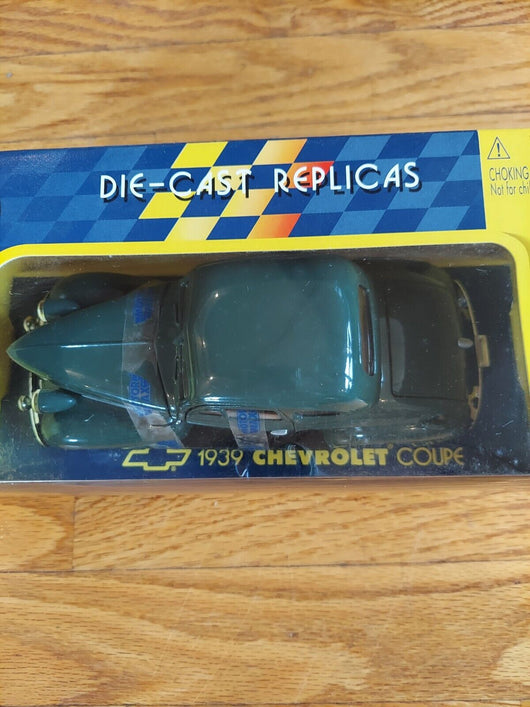 Motor Max American Classics 1939 Chevrolet Coupe Die Cast 1:24 Scale Green Model