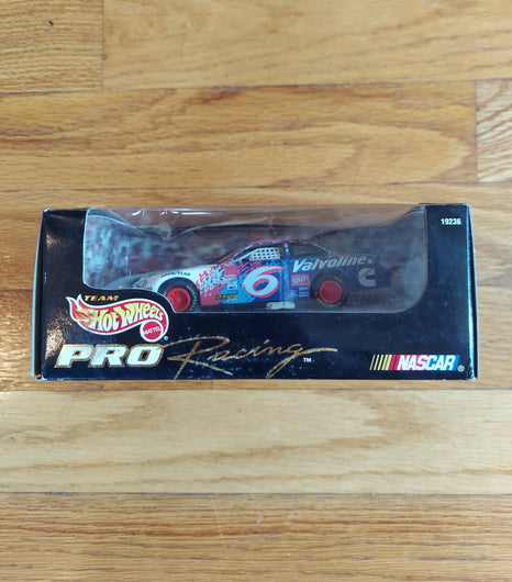 Team Hot Wheels Pro Racing - #6 Mark Martin Valvoline - 1/43 Scale - New in Box