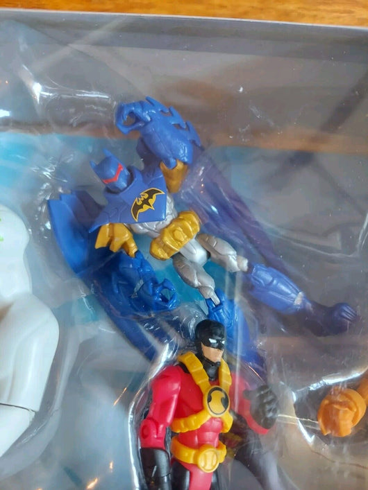Gotham City Tunnel Takedown - 7 Figures & 2 Mega Swords