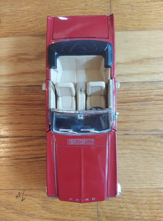 Sunnyside - 1964 1/2 Mustang (Red) - 1/24 Scale - SS771 - Diecast Fast Shipping