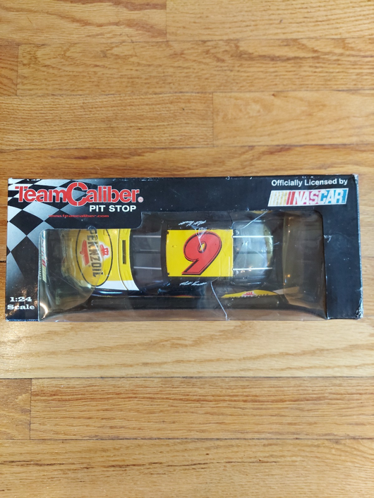 Team Caliber Pit Stop: 2004 Nascar #9 Matt Kenseth (Pennzoil) - 1/24 Scale, New