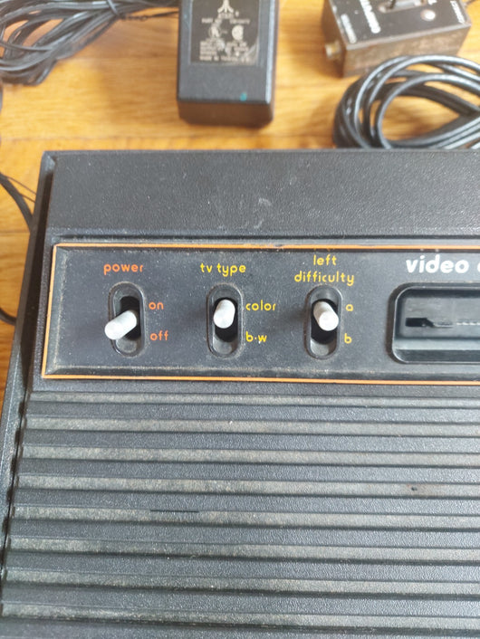 6 Switch Atari (CX-2600) Console - Tested/Working W/2 Controllers Paddle Control