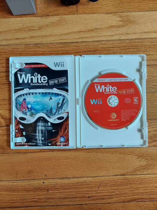 Nintendo Black WII Console Bundle W/ 3 Games 1 Nunchucks, 1 Controller, Tested, 