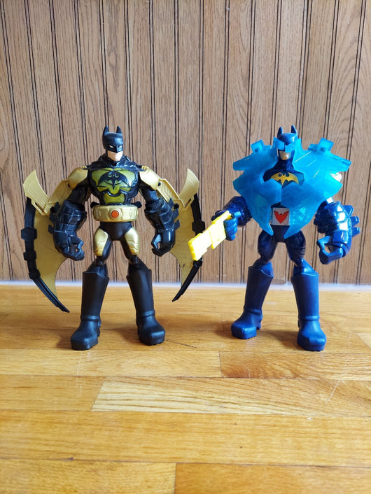 (Mattel) 2013 Batman W/Removable Wings & Batman Unlimited Attack Armor 