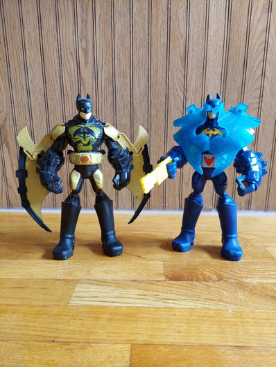 (Mattel) 2013 Batman W/Removable Wings & Batman Unlimited Attack Armor 