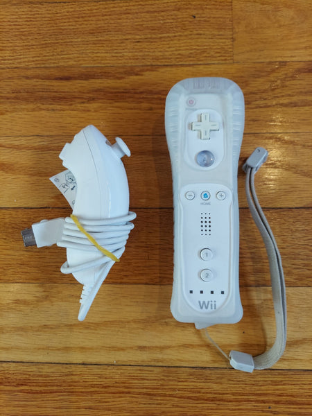 OEM Wii Remote, Nunchuk, & Cover, Works, Fast Shipping!