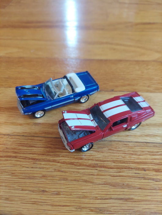 Johnny Lightning - 1967 Shelby Mustang (Red) & 1970 Shelby GT-500 (Blue) Combo