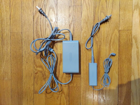 Wii U Bundle W/Console & Gamepad, 1 Wii Controller & Nunchuck, 4 games, etc