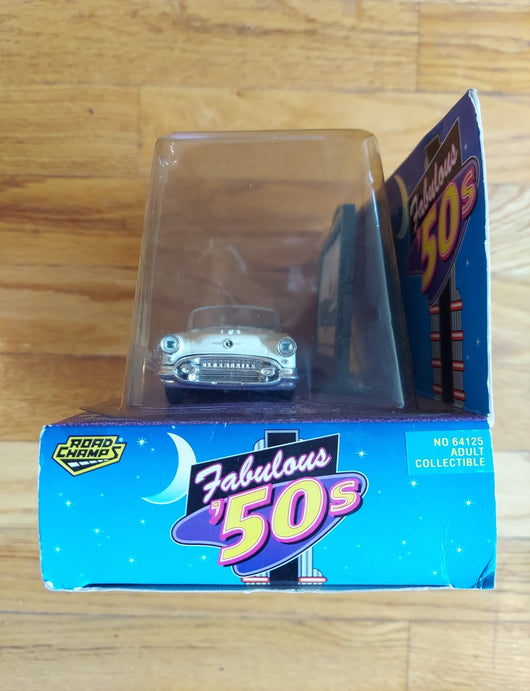 Road Champs: Fabulous 50's - 1955 Oldsmobile Starfire Convertible - 1/43 Scale