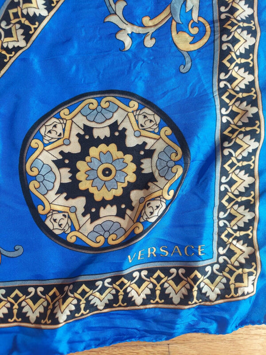 Versace Scarf Model #IFO901, Fast Shipping