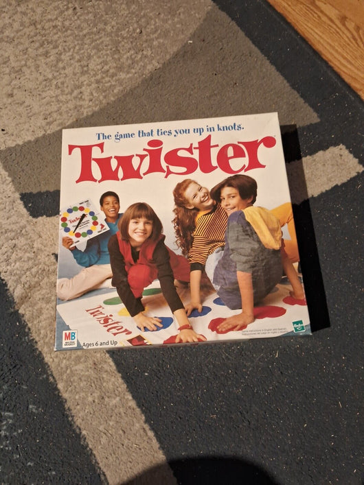 Milton Bradley Twister Game  1998 Vintage, Completed and Fun
