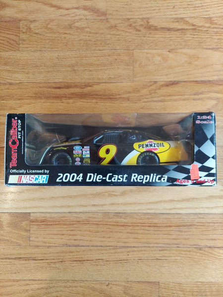 Team Caliber Pit Stop: 2004 Nascar #9 Matt Kenseth (Pennzoil) - 1/24 Scale, New