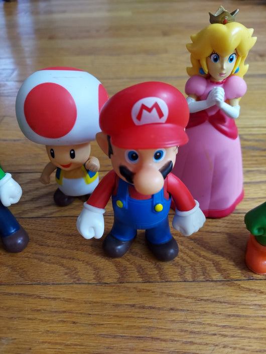 Super Mario Bros. Figures (4
