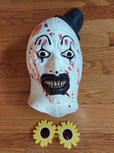 (Trick Or Treat Studios) 