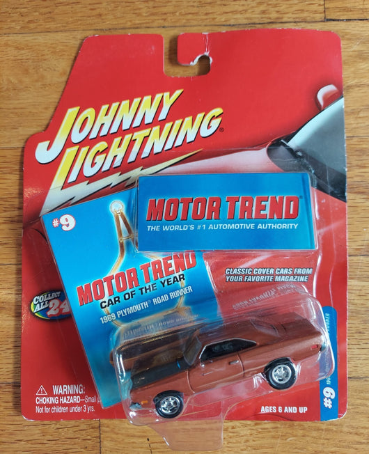 Johnny Lightning: Motor Trend - 1969 Plymouth Road Runner -1/64 Scale NEW Sealed