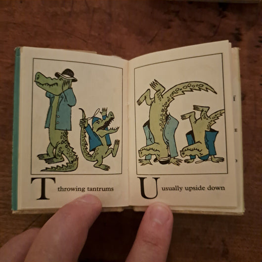 VTG 1st Ed. Nutshell Library Maurice Sendak 1962 - 4 Mini Books w/ Slipcase USA 