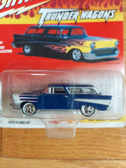Johnny Lightning: Thunder Wagons - 4 Car Lot (Chevy Nomads) - 1/64 Scale NEW