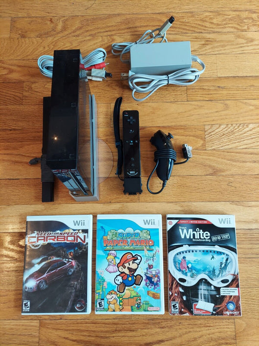 Nintendo Black WII Console Bundle W/ 3 Games 1 Nunchucks, 1 Controller, Tested, 
