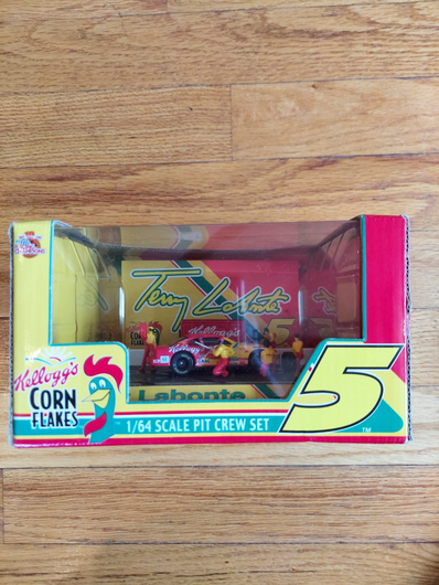 Racing Champions: #5 Terry Labonte Kellogg's Corn Flakes Pit Crew Set - 1/64 new