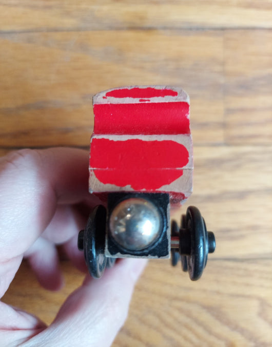 Thomas & Friends Wooden Railway Train & Tender - James - 2539TF100 -Limited 2009