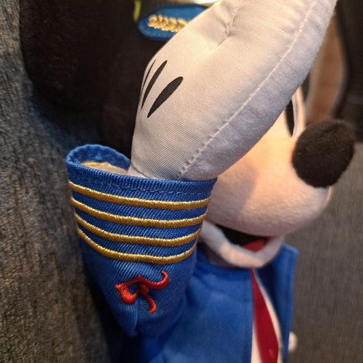   Disney Mickey Mouse Airline Pilot Plush, Great Condition,Fast Shipping