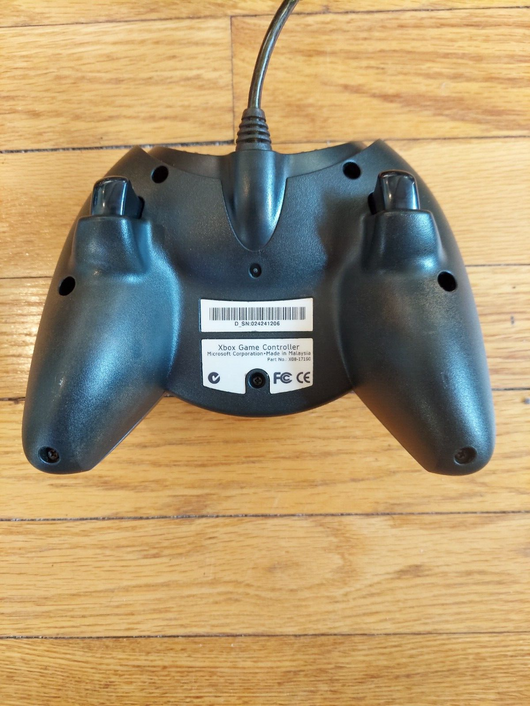 Xbox Bundle W/1 Wired Controller, Xbox DVD Movie Playback Kit, 4 games