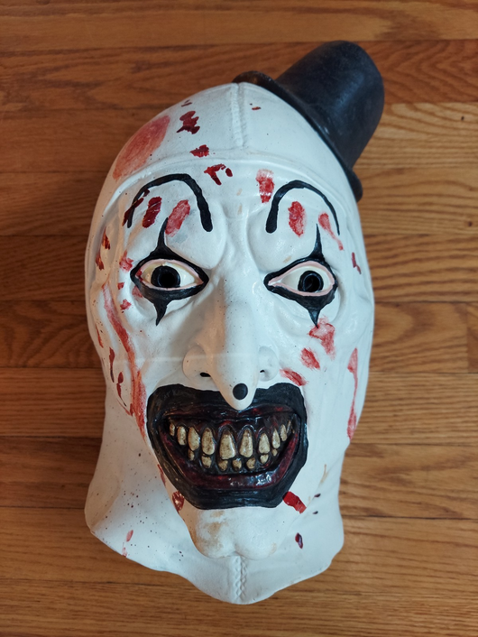 (Trick Or Treat Studios) 