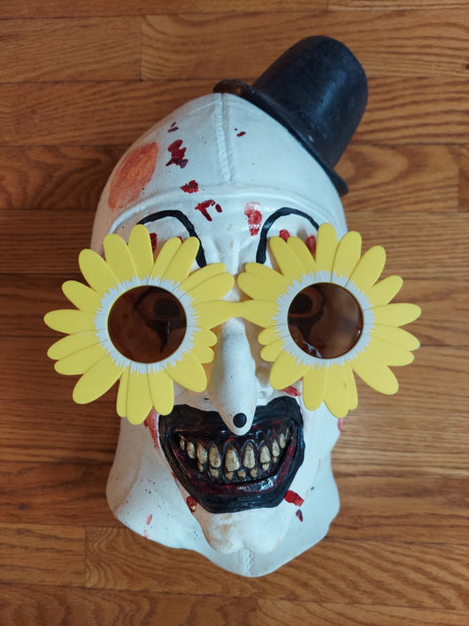 (Trick Or Treat Studios) 