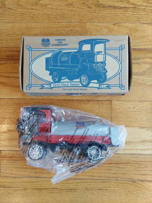 Ertl Union Oil Co. 1910 Mack Tanker Die-Cast Bank, New , Fast Shipping!