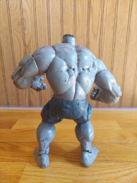 Marvel Diamond Select: Ultimate Hulk (Gray) 9
