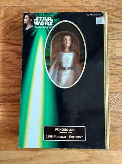 Star Wars: Classic Edition - Princess Leia Ceremonial Gown (1999 Portrait Ed.)