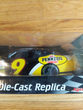 Team Caliber Pit Stop: 2004 Nascar #9 Matt Kenseth (Pennzoil) - 1/24 Scale, New