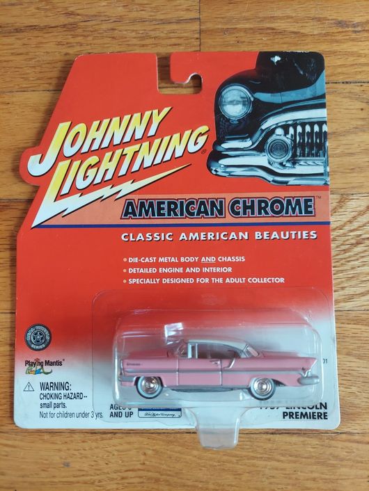 Johnny Lightning: American Chrome Combo - 1:64 Scale - 1957 Lincoln Premiere 
