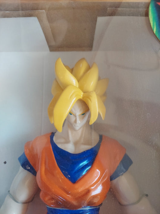 Dragon Ball Z (The Saga Continues) Collector's Edition: Super Saiyan Goku,