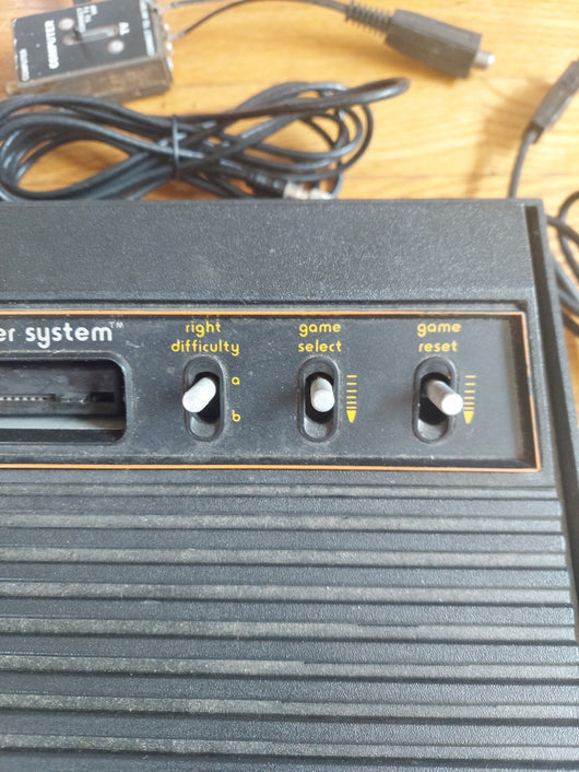 6 Switch Atari (CX-2600) Console - Tested/Working W/2 Controllers Paddle Control