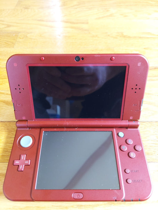 New Nintendo 3DS XL (Maroon) Bundle W/Stylus, Charger, Carrying Bag, & 5 Games