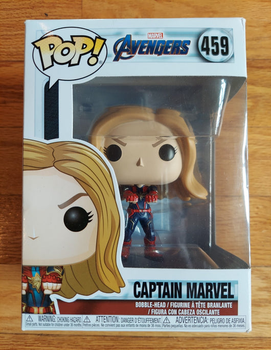 Funko Pop! Captain Marvel #459 & Captain Marvel 3D Comic Standee - Figure Combo