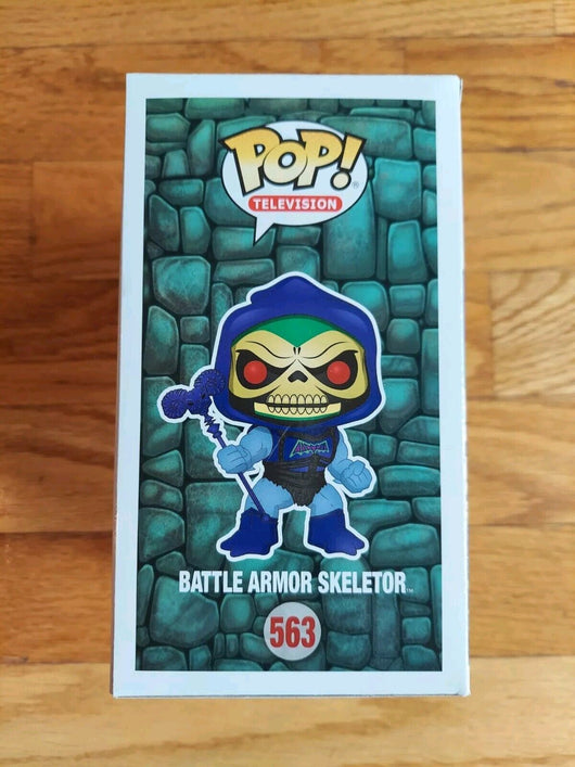 Funko Pop! Television: Battle Armor Skeletor #563 & Battle Armor He-man #562,new